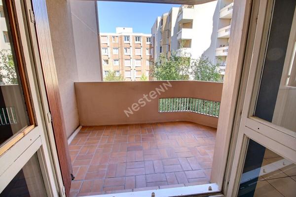 MONTREUIL, QUARTIER BEAUMONTS-RENAN, APPARTEMENT 4 PIECES AVEC LOGGIA ET PARKING