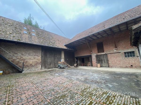 3%.COM Corps de ferme à rénover avec 300m2 de dépendance Duntzenheim (67270)
