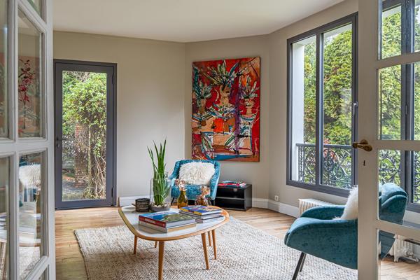 Meulière familiale confidentielle, à l’abri des regards