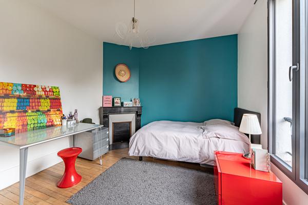 Meulière familiale confidentielle, à l’abri des regards