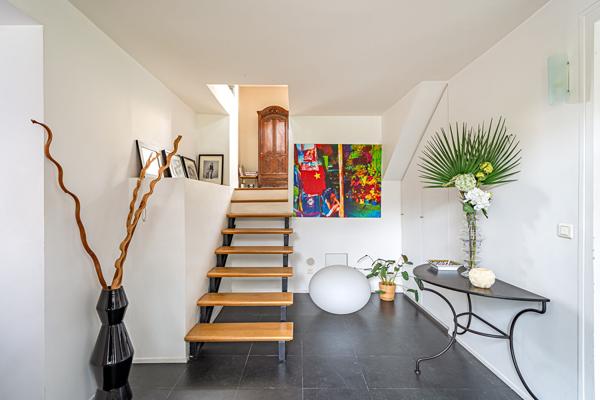 Meulière familiale confidentielle, à l’abri des regards