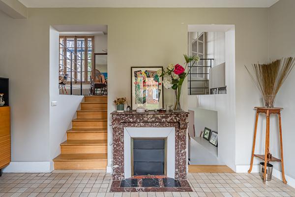 Meulière familiale confidentielle, à l’abri des regards