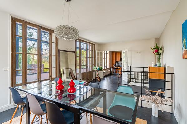 Meulière familiale confidentielle, à l’abri des regards