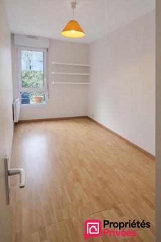 Appartement  3 pièce(s) 64.78 m2 Noisy le Grand (93160)