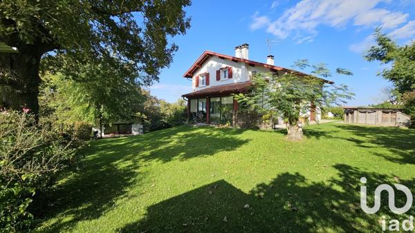 Maison traditionnelle 5 pièces de 122 m² à Saint-Palais (64120)