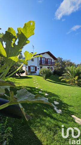 Maison traditionnelle 5 pièces de 122 m² à Saint-Palais (64120)