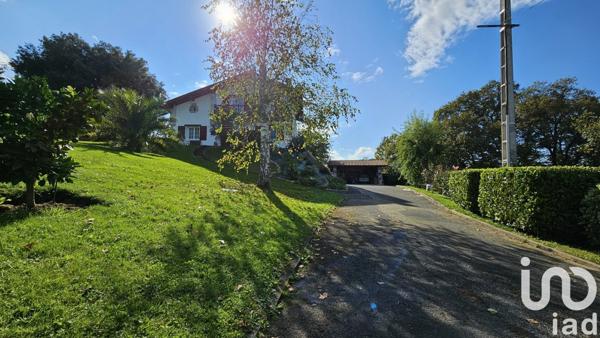 Maison traditionnelle 5 pièces de 122 m² à Saint-Palais (64120)