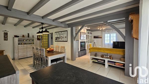 Maison traditionnelle 5 pièces de 122 m² à Saint-Palais (64120)