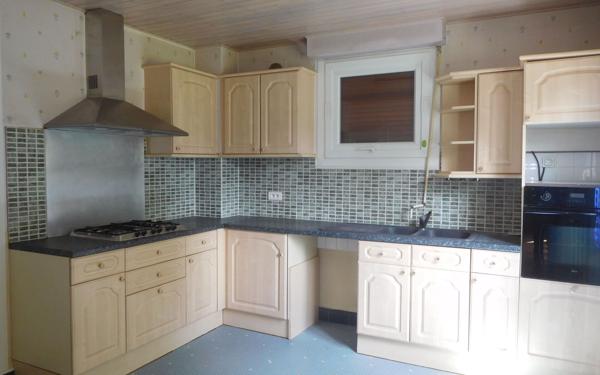 Maison à vendre    5 pièces •  Saint-Yrieix-la-Perche