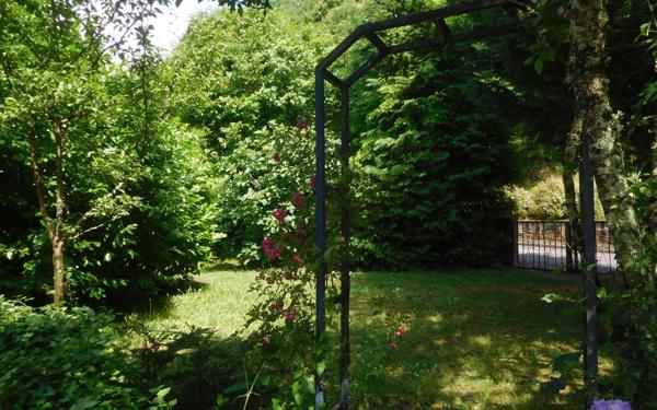 Maison à vendre    5 pièces •  Saint-Yrieix-la-Perche