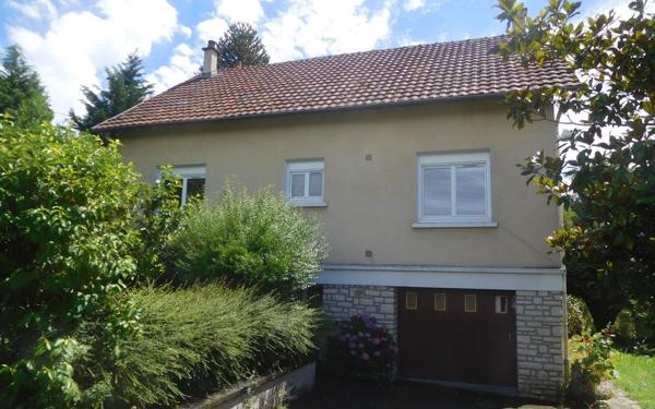 Maison à vendre    5 pièces •  Saint-Yrieix-la-Perche