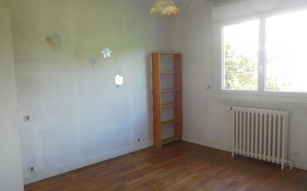 Maison à vendre    5 pièces •  Saint-Yrieix-la-Perche