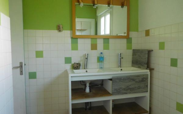 Maison à vendre    5 pièces •  Saint-Yrieix-la-Perche