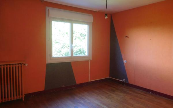 Maison à vendre    5 pièces •  Saint-Yrieix-la-Perche