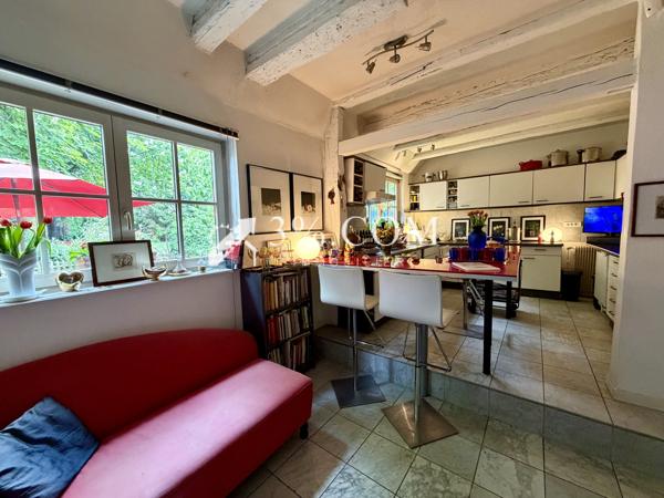 Maison
                                                                                                                                                                                                                                                                                                                        16 pièce(s)                                                                                                                                                                                                          10 chambre(s)                                                                                                                                                                                                          378.24  m²