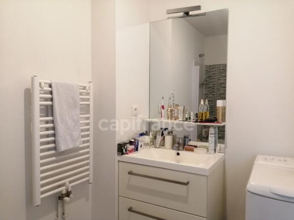 Joué-lès-Tours (Indre-et-Loire), à vendre APPARTEMENT loué 3 pièces de 65 m²