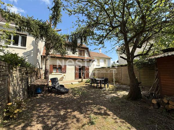 MASSY - Quartier résidentiel de Villaine - Maison de 1983  d'une superficie de 98,5 m² sur terrain de 274m²