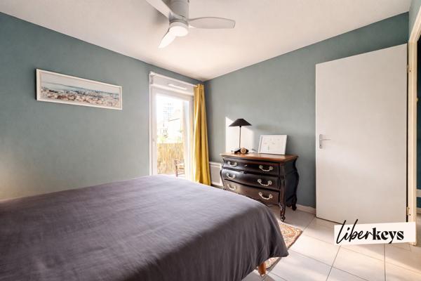 T3 récent avec terrasse traversante & parking – DPE A – Résidence sécurisée