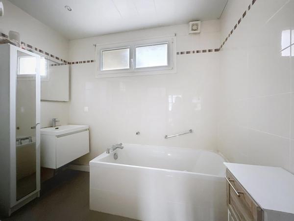 Maison de Centre Ville avec Garage