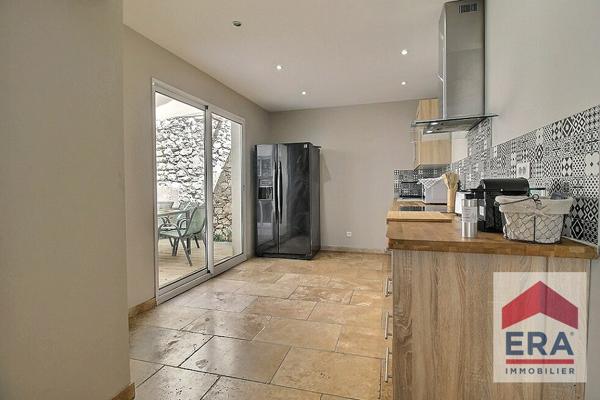 Maison à vendre - Châteaurenard - 109 m² - 4 chambres - Cour