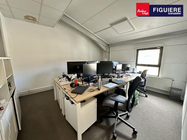 BUREAUX INDÉPENDANTS À LOUER À VENELLES