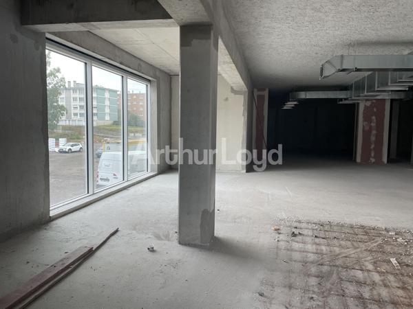 Bureaux à vendre ou à louer à Maubeuge centre avec parkings privatifs