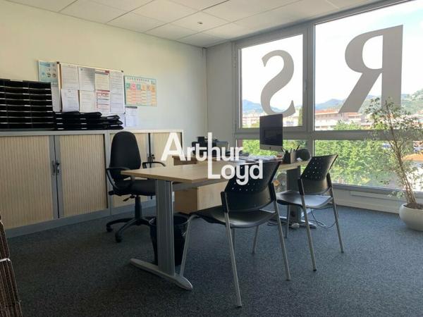 A LOUER EN CENTRE VILLE DE NICE QUARTIER RIQUIER/LE PORT BUREAU ERP 225M²
