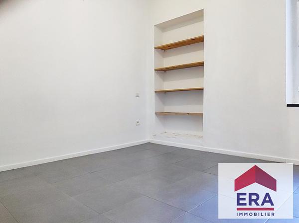 BEL IMMEUBLE 5 T3 ET  UN LOCAL COMMERCIAL QUARTIER GARE 5 MINUTES CENTRE VILLE.