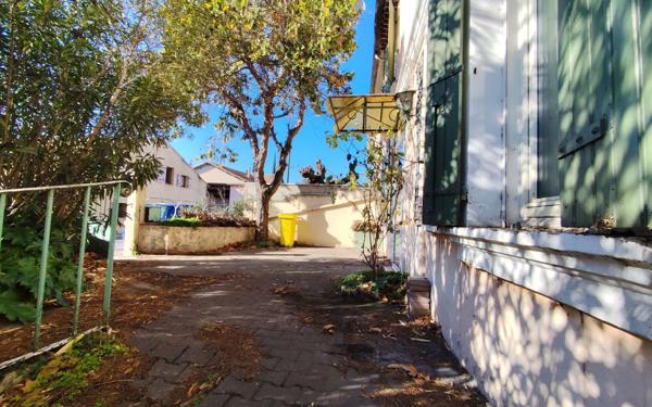 Maison à vendre    5 pièces • 170 m2 Caumont-sur-Durance