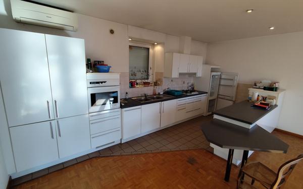 Maison à vendre    5 pièces • 170 m2 Caumont-sur-Durance