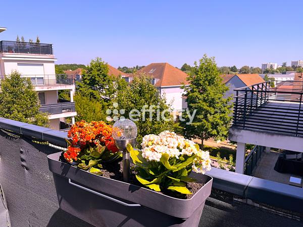 Appartement
         4 pièces
        - 80 m² 325 000 € *