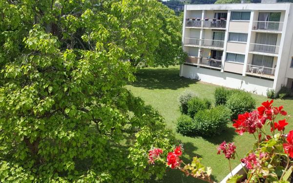 Appartement à vendre    3 pièces • 62 m2 Saint-Aubin-lès-Elbeuf