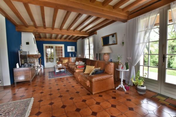 Propriété avec vue imprenable au cœur des Hautes-Côtes entre Gevrey-Chambertin et Nuits-Saint-Georges