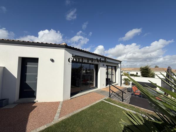 Vaux-sur-Mer (17640) VAUX SUR MER PROCHES COMMERCES MAISON RECENTE PLAIN-PIEDS 3 CHAMBRES ET SPA AUX PRIX DE 504 000 € FAI