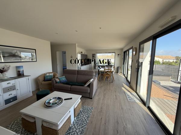 Vaux-sur-Mer (17640) VAUX SUR MER PROCHES COMMERCES MAISON RECENTE PLAIN-PIEDS 3 CHAMBRES ET SPA AUX PRIX DE 504 000 € FAI