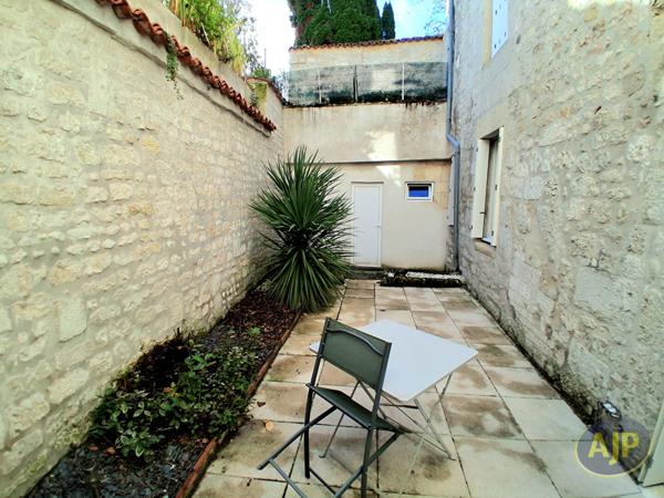 Vente appartement Saintes : 96 800 € - AJP Immobilier Saintes