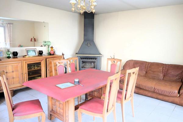 MARINES CENTRE. ENSEMBLE IMMOBILIER A RENOVER