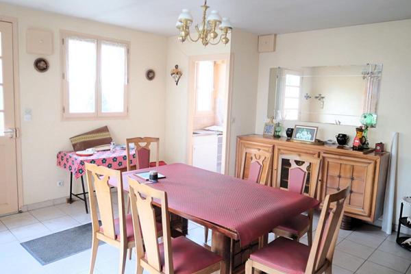 MARINES CENTRE. ENSEMBLE IMMOBILIER A RENOVER