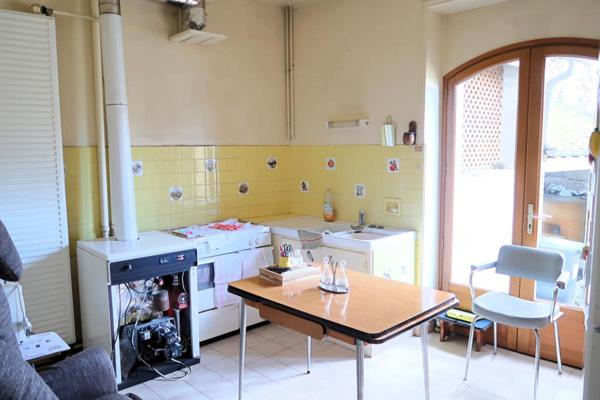 MARINES CENTRE. ENSEMBLE IMMOBILIER A RENOVER