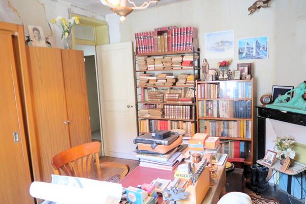 MARINES CENTRE. ENSEMBLE IMMOBILIER A RENOVER