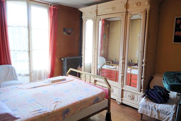 MARINES CENTRE. ENSEMBLE IMMOBILIER A RENOVER