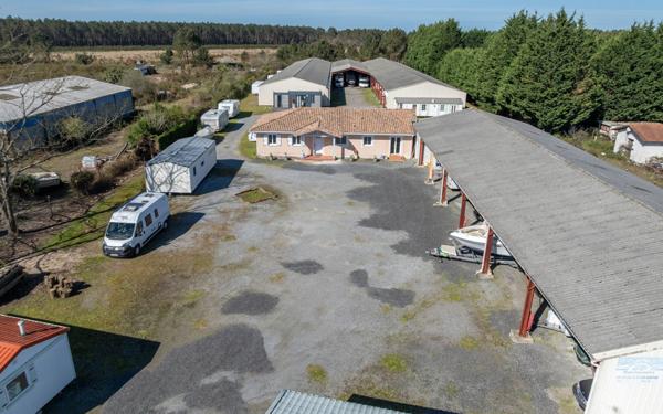 Maison à vendre    5 pièces •  Gastes