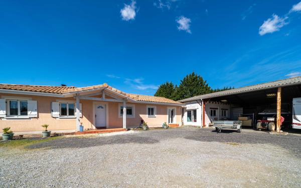 Maison à vendre    5 pièces •  Gastes