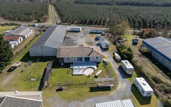 Maison à vendre    5 pièces •  Gastes