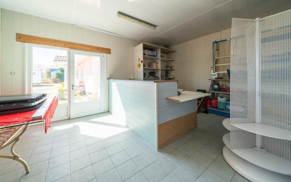 Maison à vendre    5 pièces •  Gastes