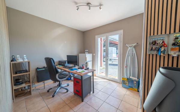 Maison à vendre    5 pièces •  Gastes