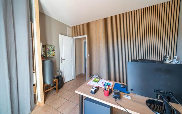 Maison à vendre    5 pièces •  Gastes