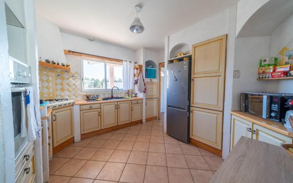 Maison à vendre    5 pièces •  Gastes