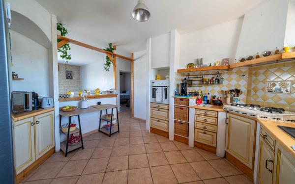 Maison à vendre    5 pièces •  Gastes