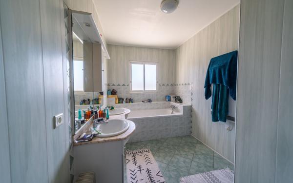 Maison à vendre    5 pièces •  Gastes